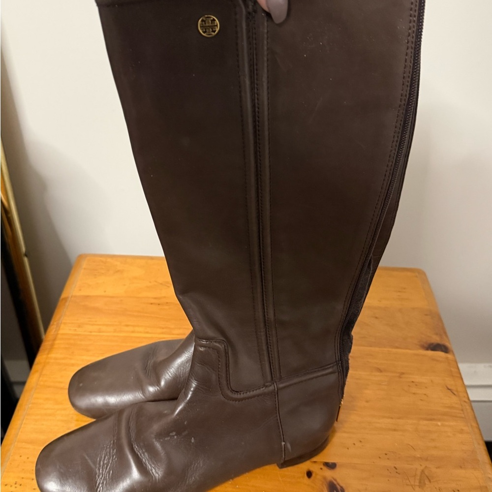 Women’s size 9.5 Brown Tory Burch  Leather Riding Boots with zipper in the back